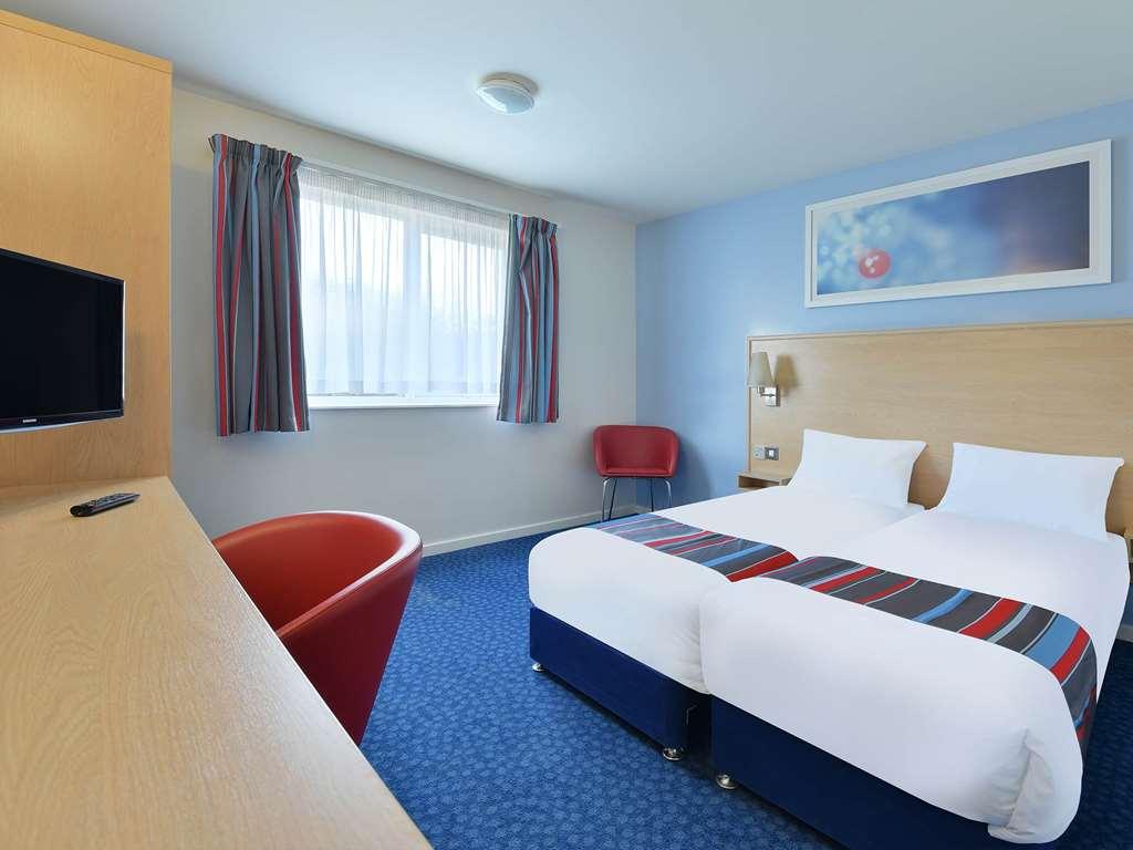 Travelodge Мидълуич Стая снимка
