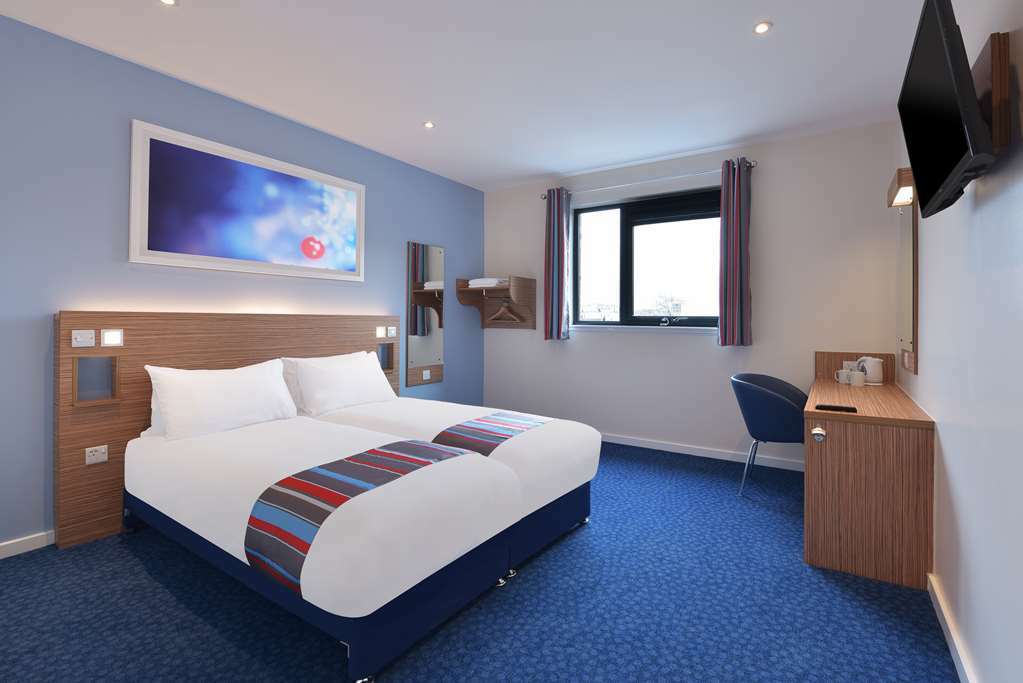 Travelodge Мидълуич Стая снимка