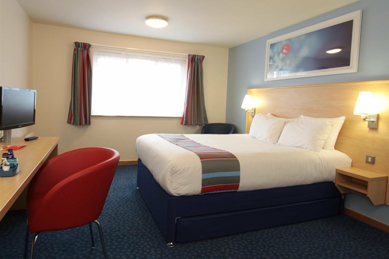 Travelodge Мидълуич Екстериор снимка